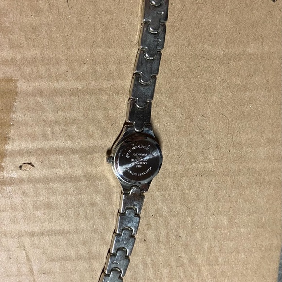 Stainless Steel Pink Heart Faced Watch New Battery - Picture 4 of 4